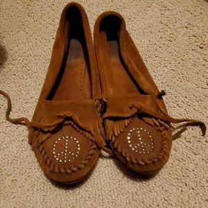 Minnetonka Peace Mocassins